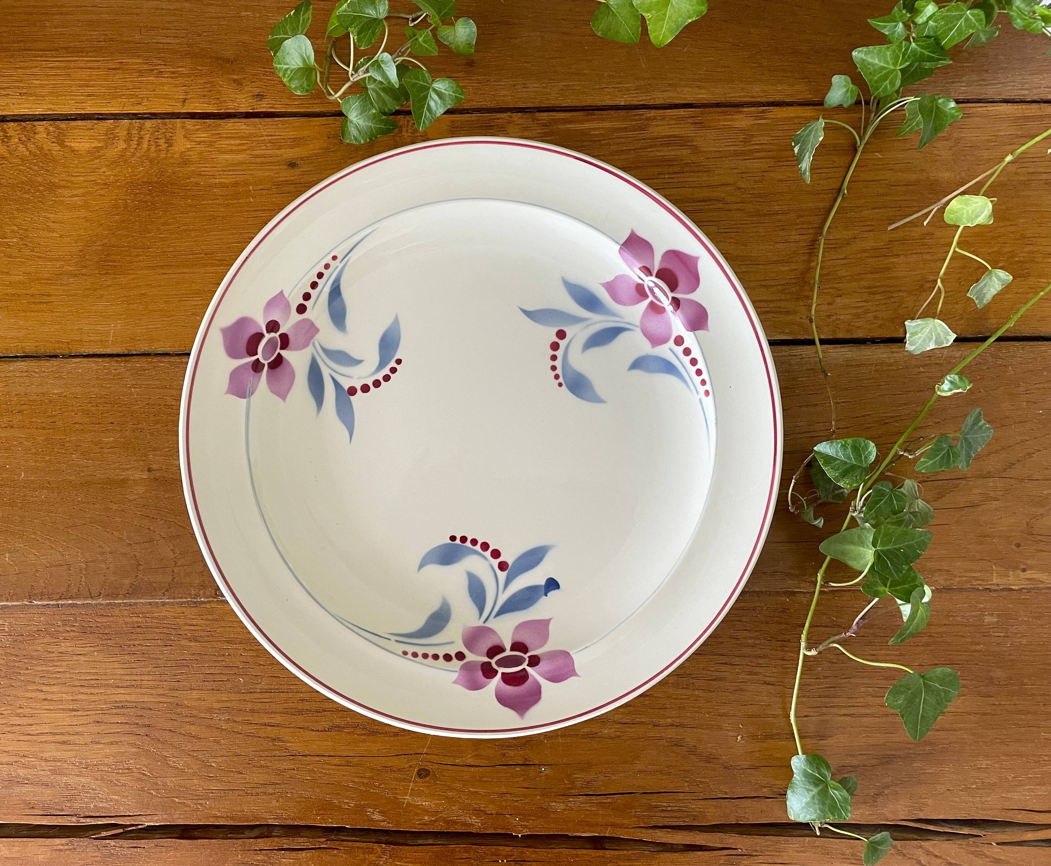 Antique serving dish in Saint-Amand earthenware (Nord)