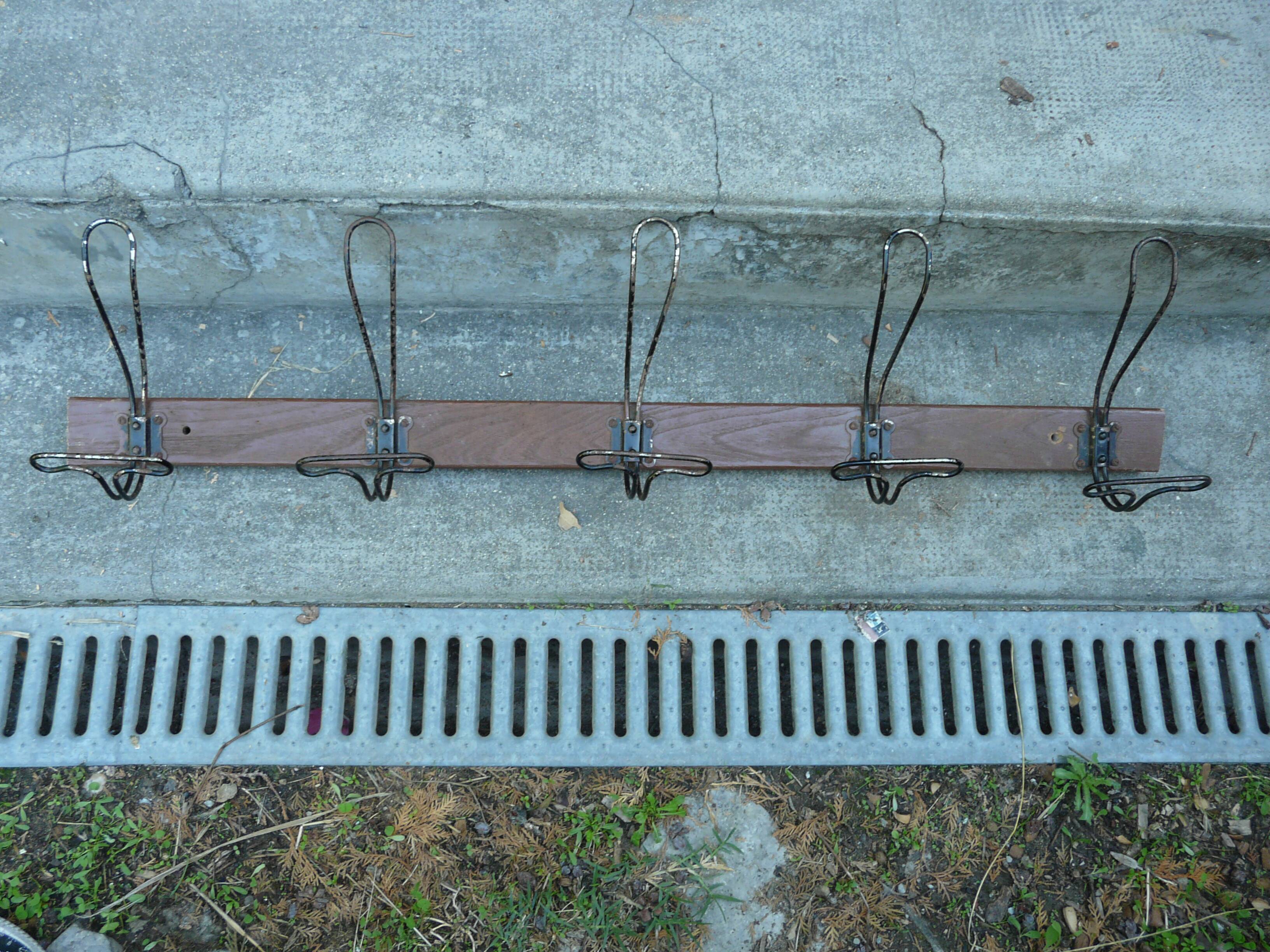 School coat rack with 5 double hooks
