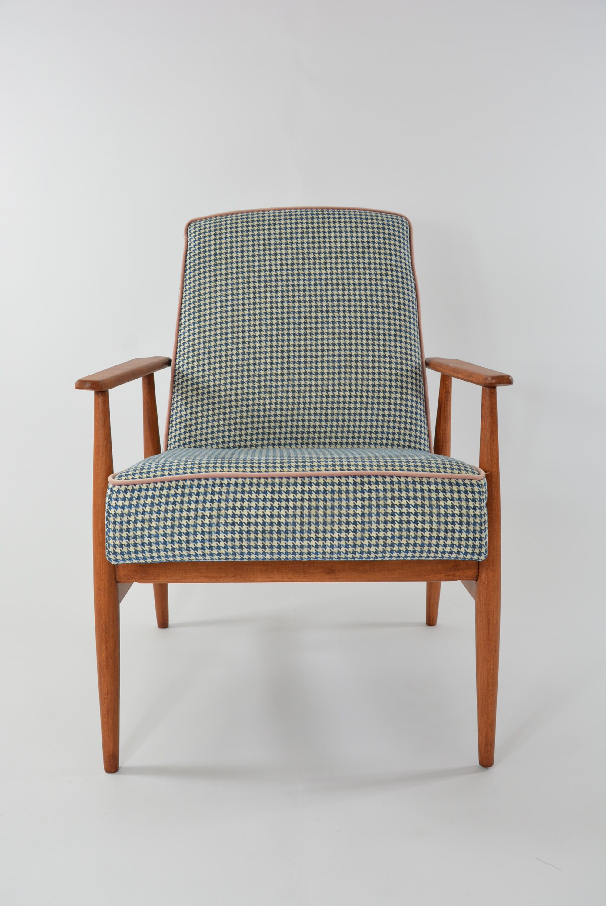 Fox chair blue hen's feet