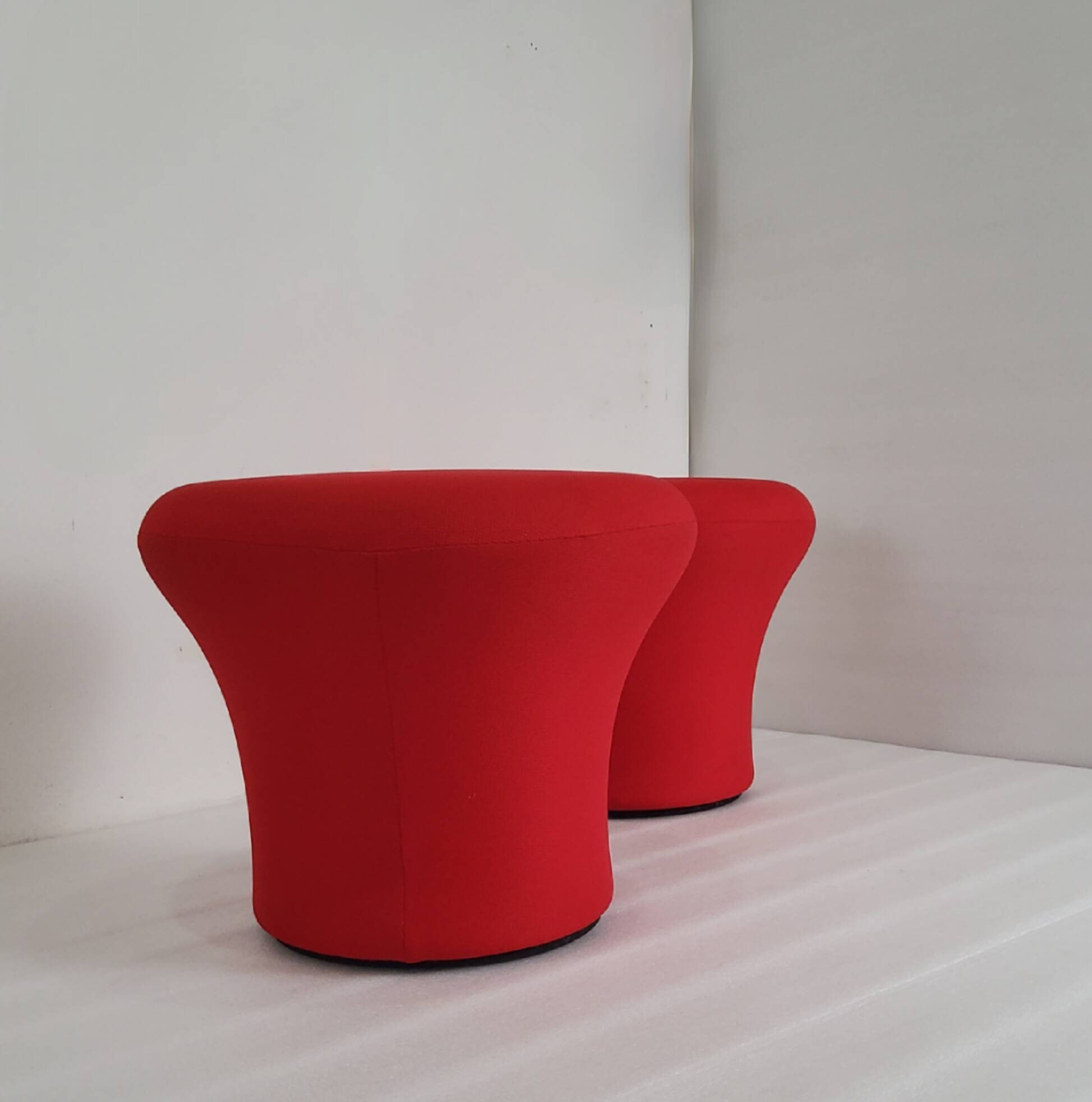 Poufs Mushroom par Pierre Paulin édité par ARTIFORT, 1970.