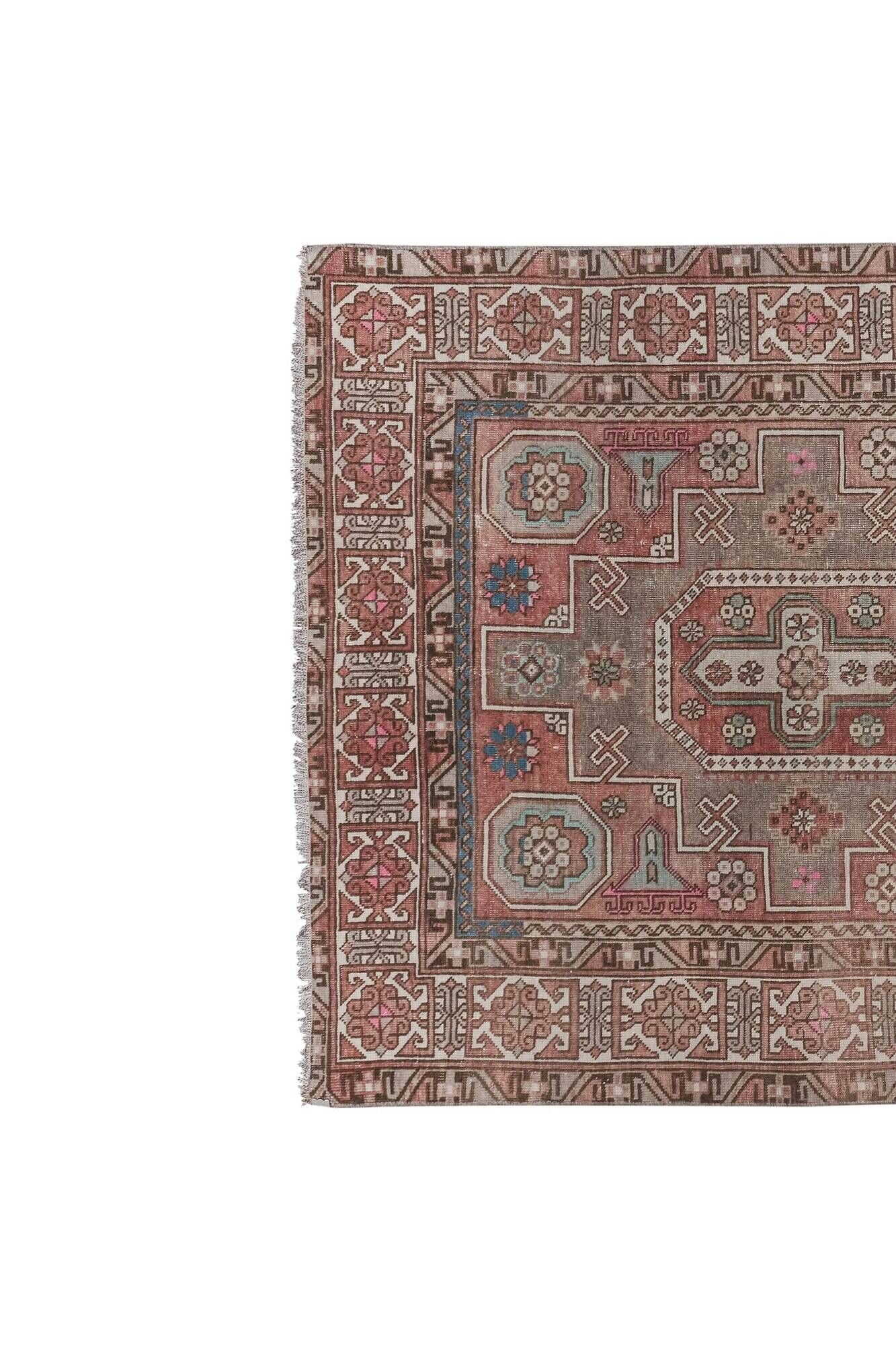 Vintage handmade Turkish rug 137x246 cm