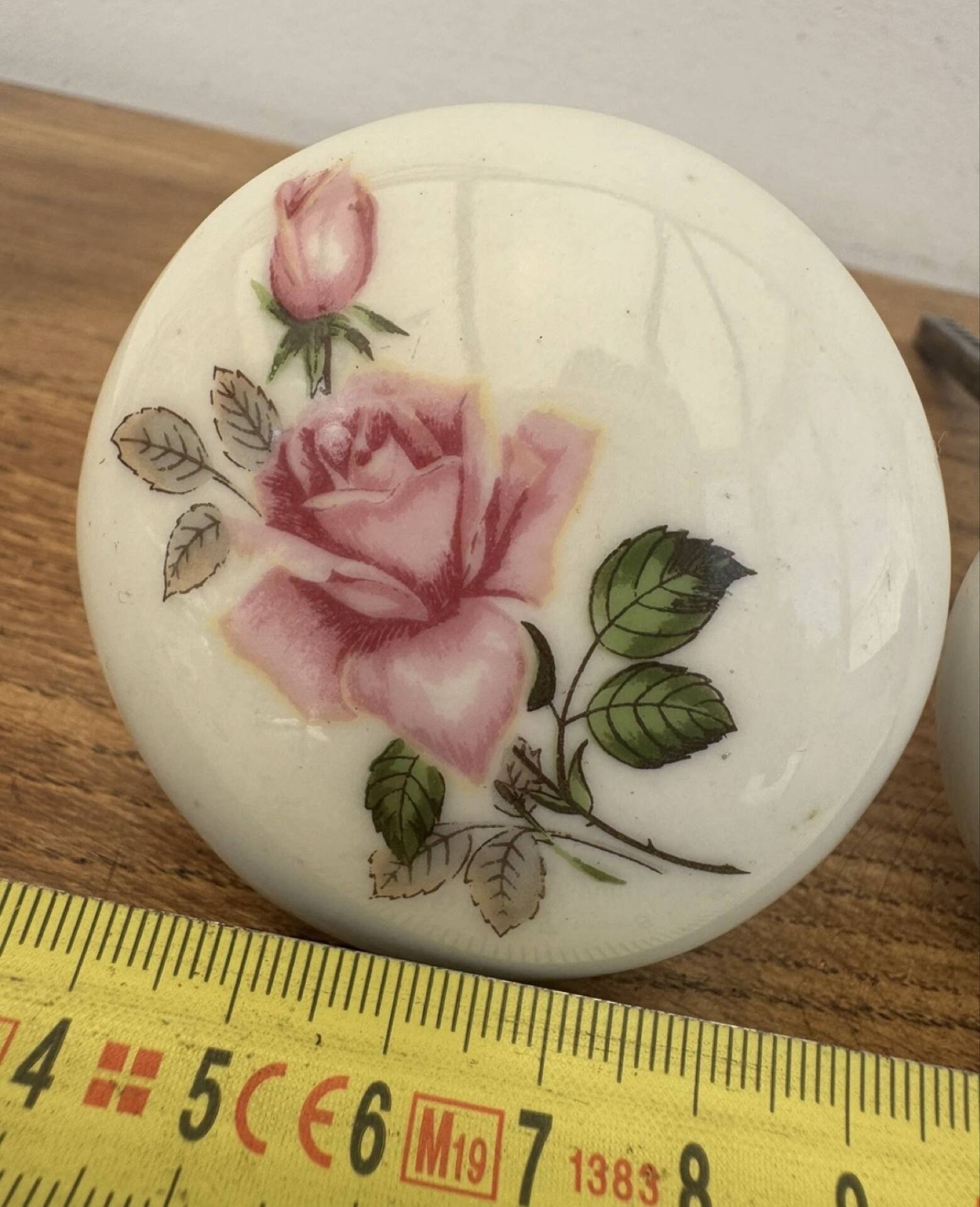 2 Large round porcelain door handles with pink flower decoration diameter