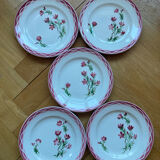 Flat plates Aude Sarreguemines with a rose flower design.