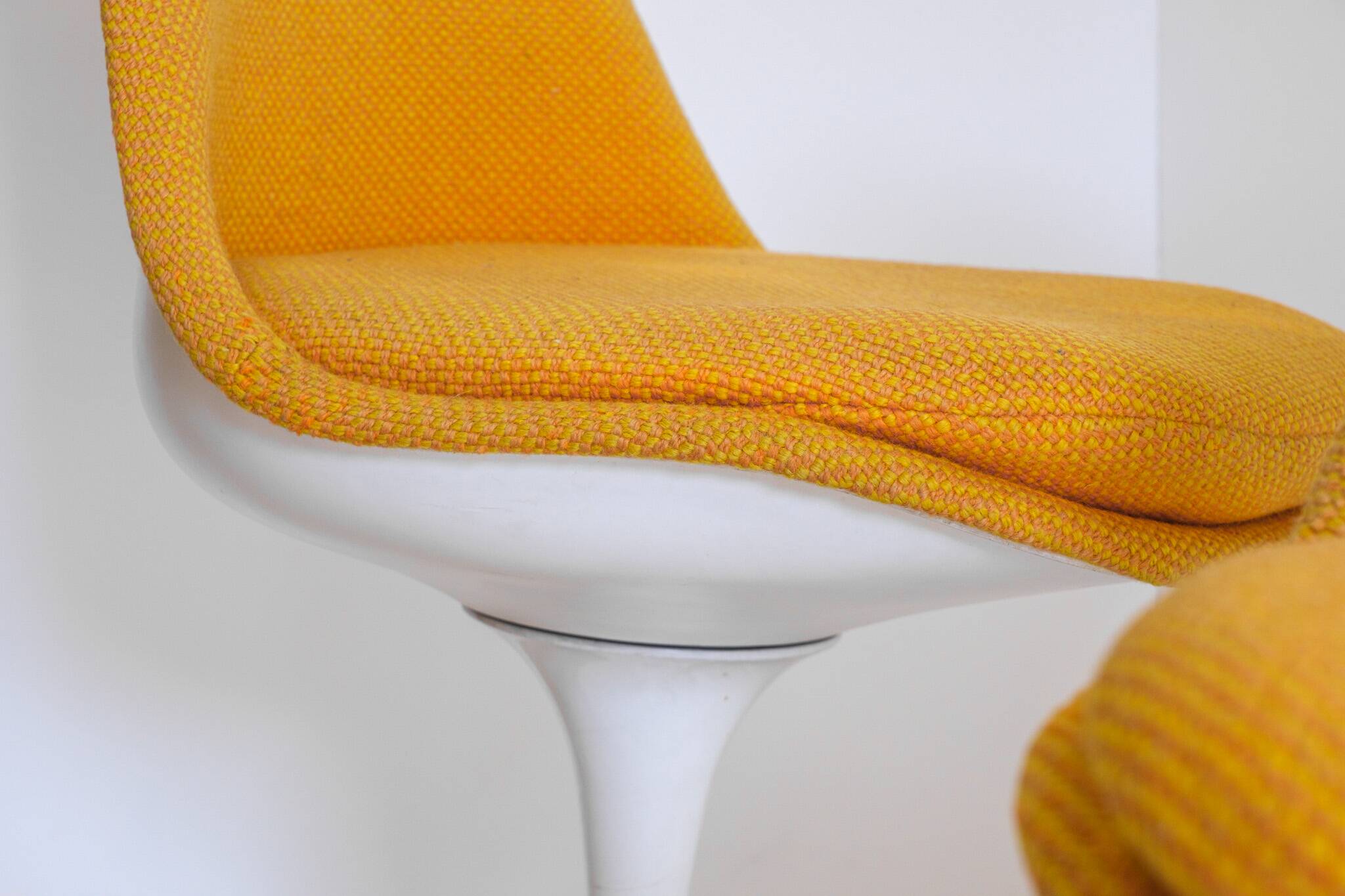 Tulip chair pair by Eero Saarinen for Knoll International