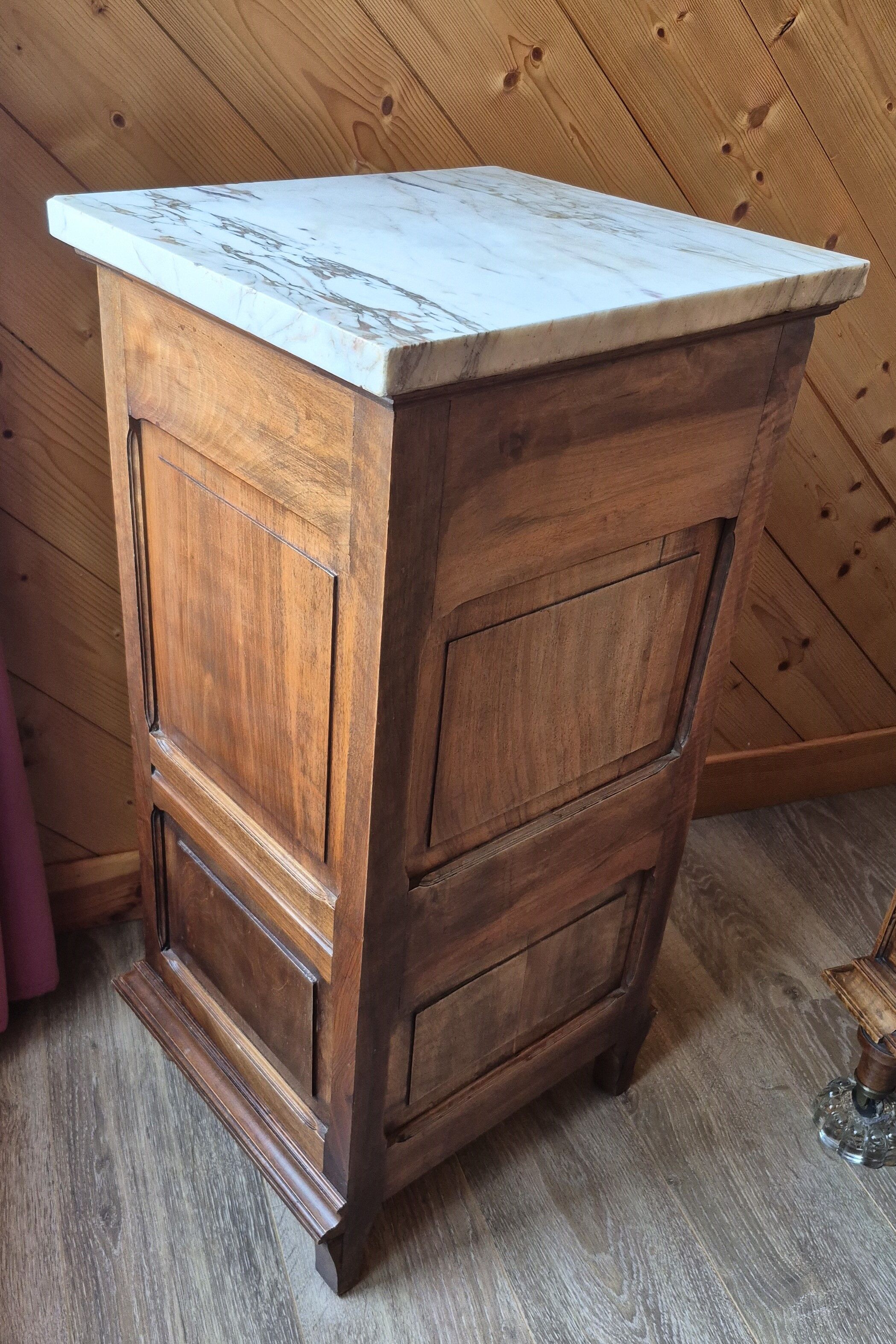 Antique carved bedside table – solid wood and marble in Louis Philippe style