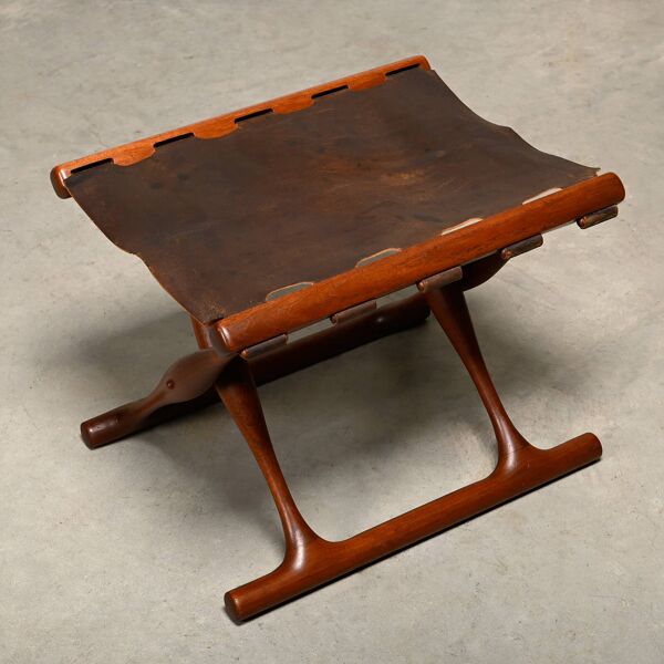 Tabouret Poul Hundevad PH43 Guldhøj en teck et cuir marron, Danemark, années 1960