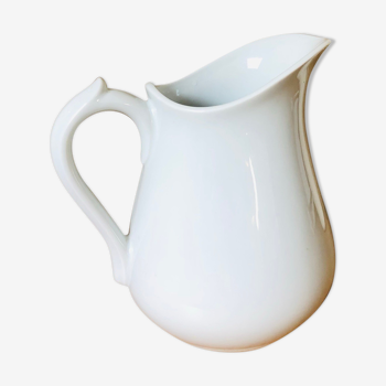 Porcelain milk pot