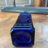 Petite bouteille ancienne bleue cobalt