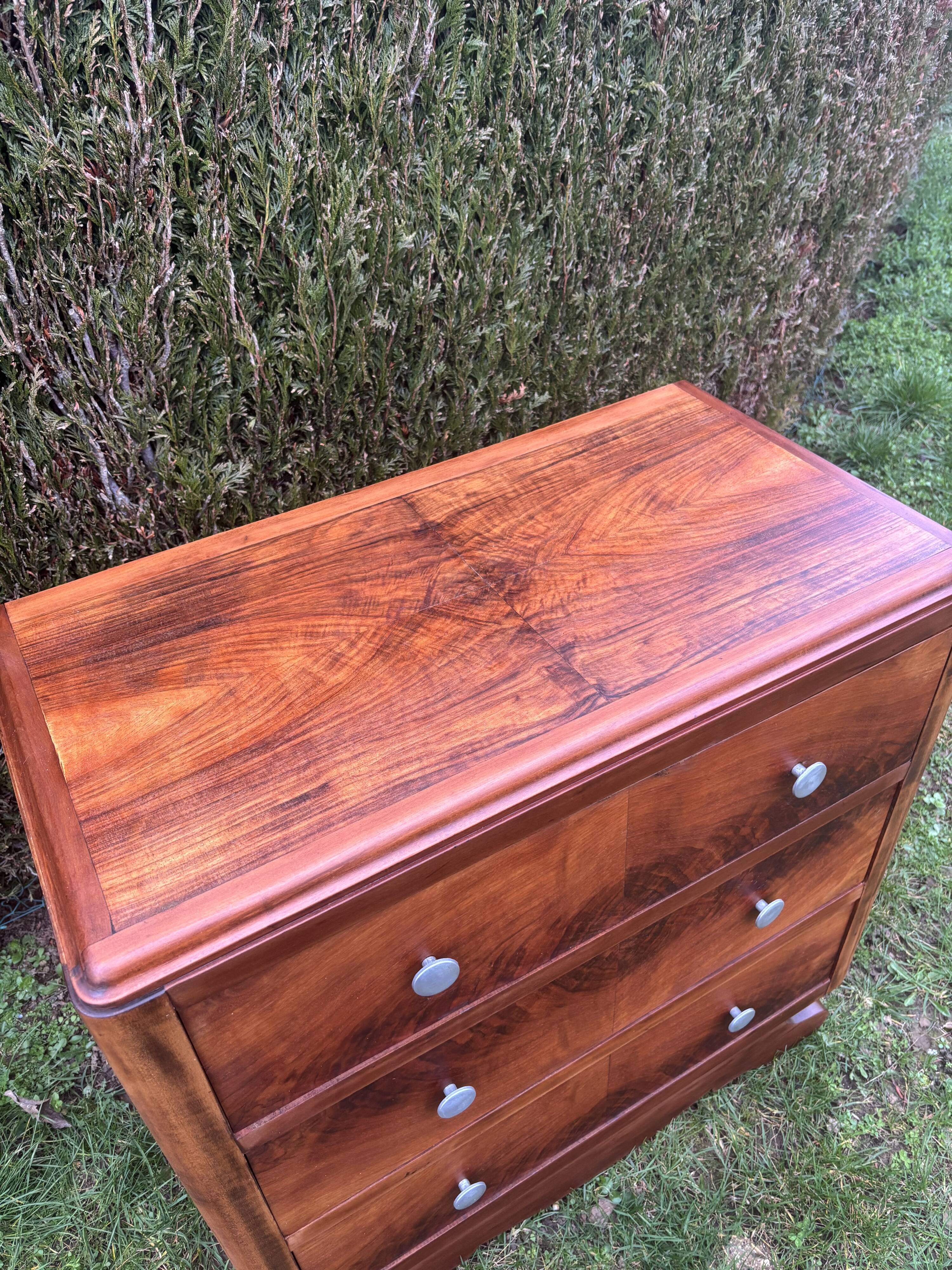 Art Deco chest of drawers