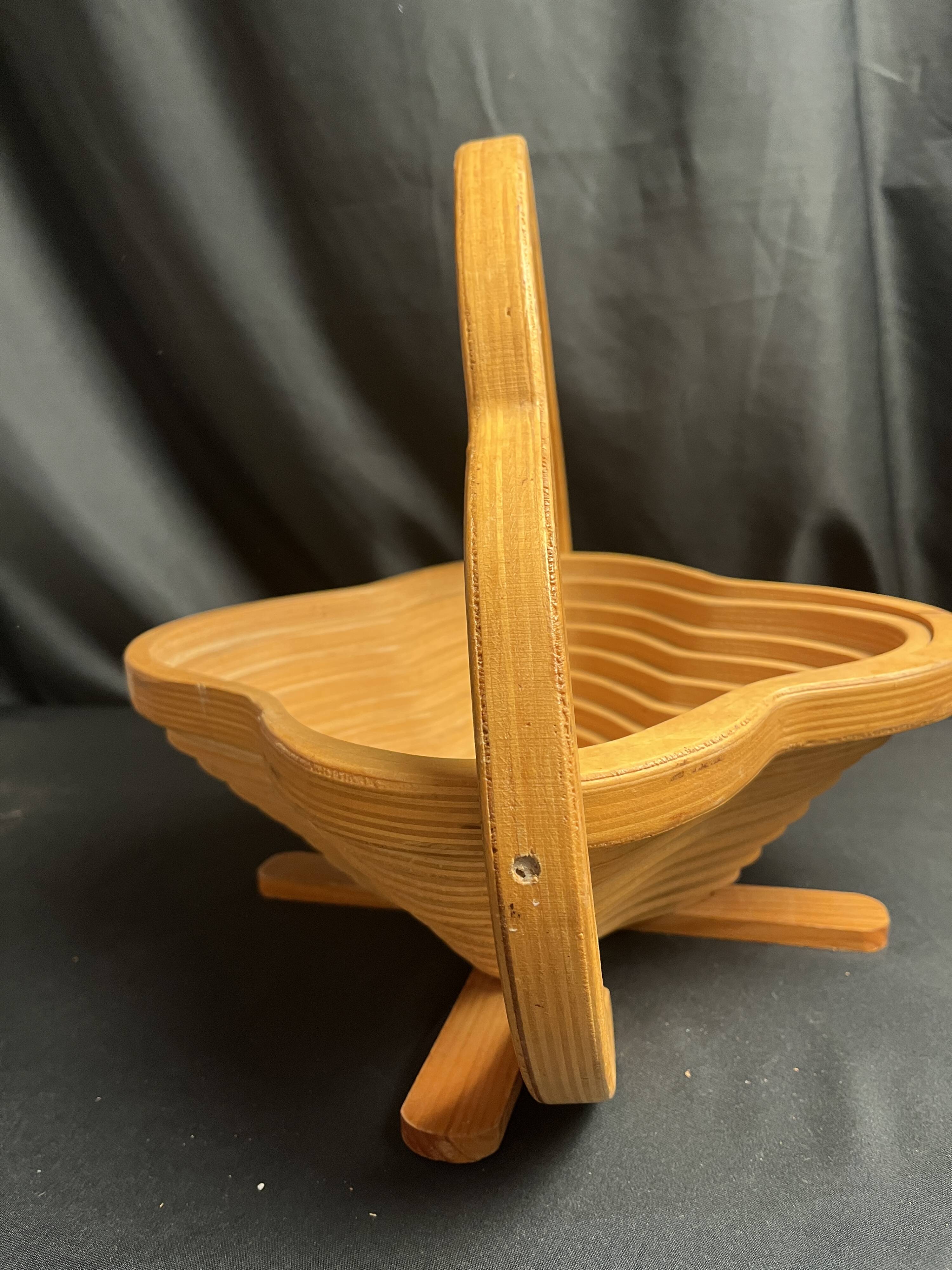Vintage 20th century foldable wooden fruit bowl or basket