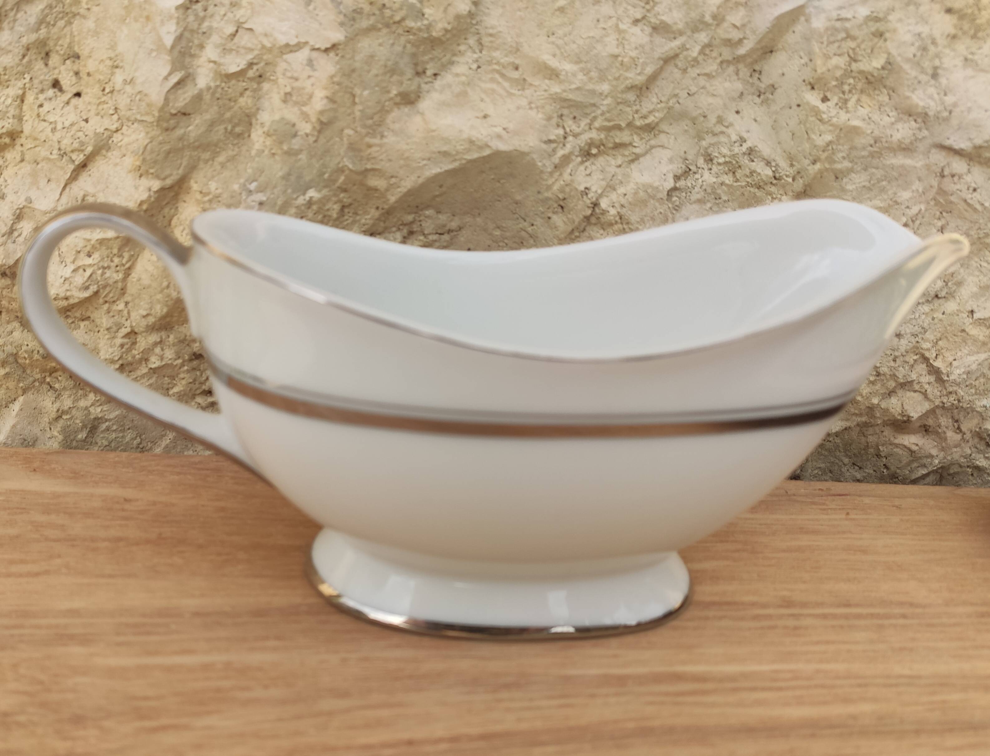Porcelain gravy boat