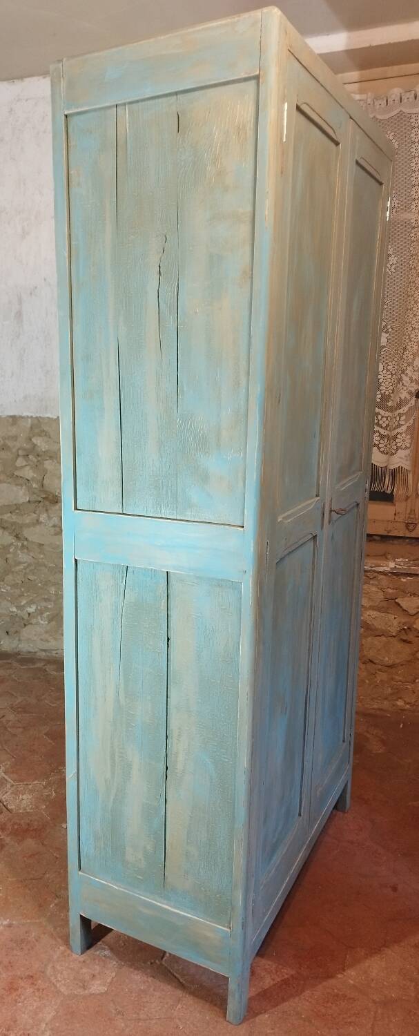 Armoire parisienne