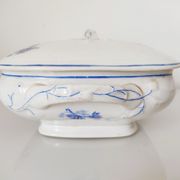 Dish with porcelain lid decoration blue flowers