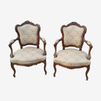 Pair of chairs in Walnut