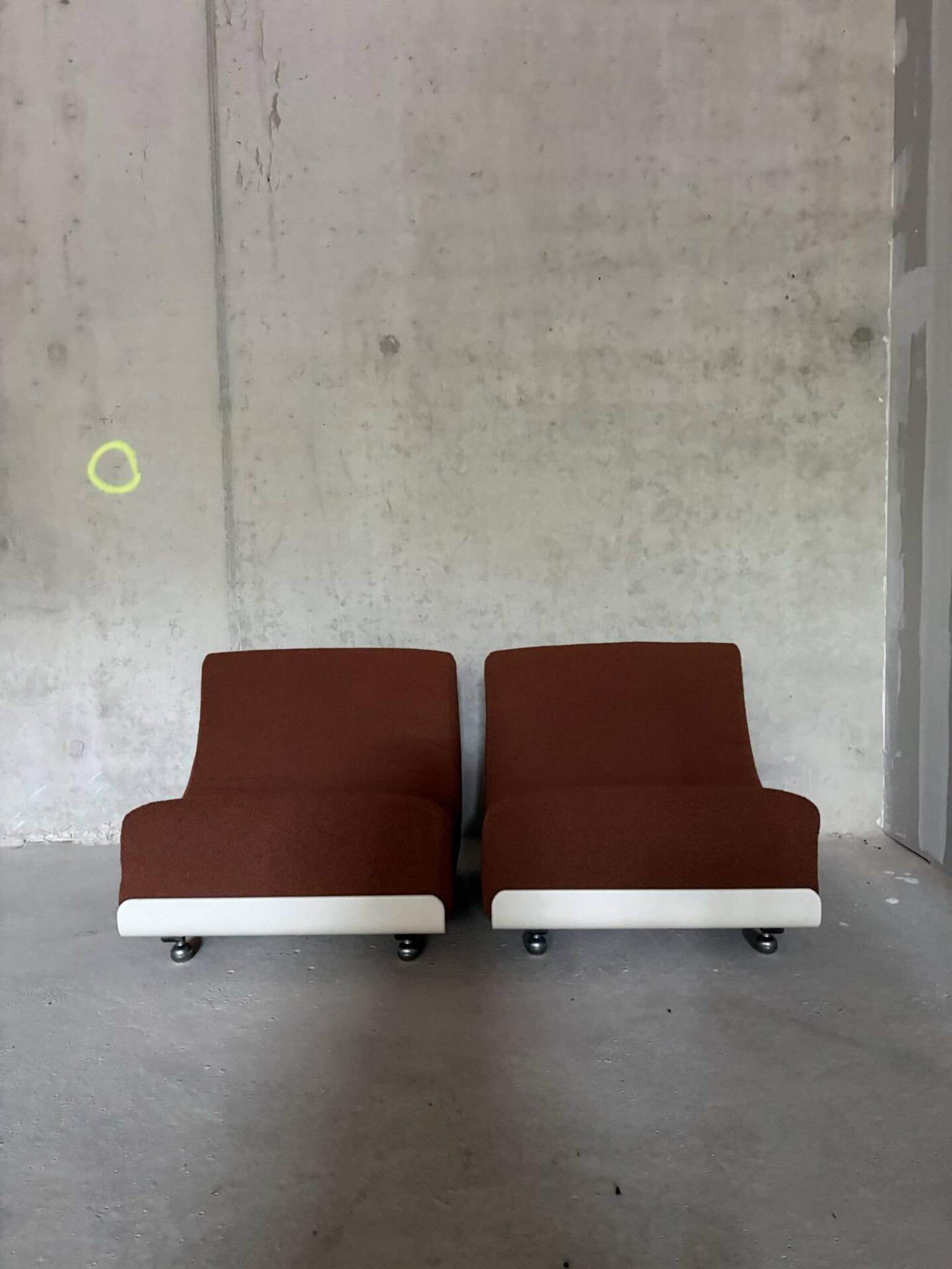 Set (2) “Orbis” Lounge Fauteuils