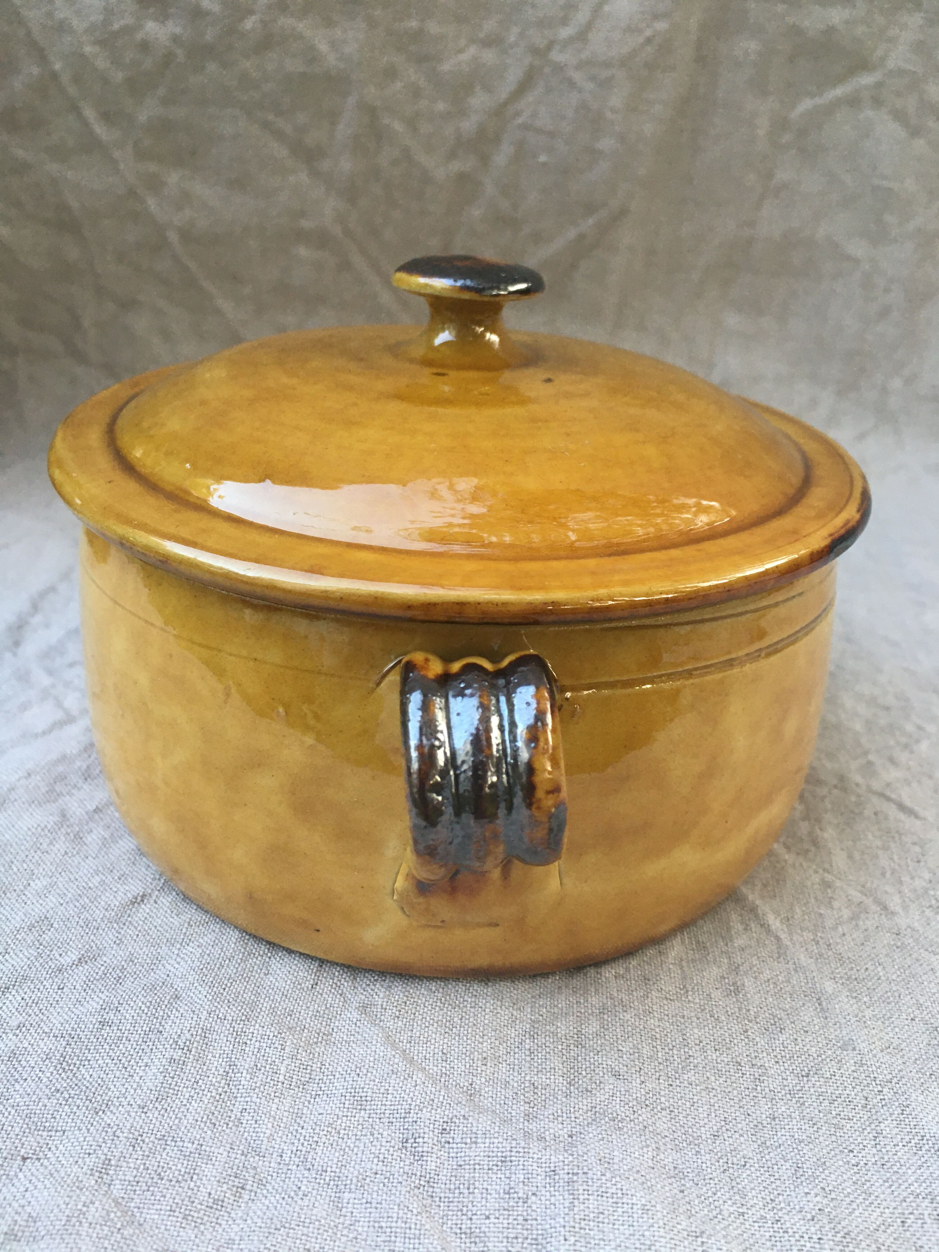 Vallauris Aegitna Saltalamacchia lidded handle pot