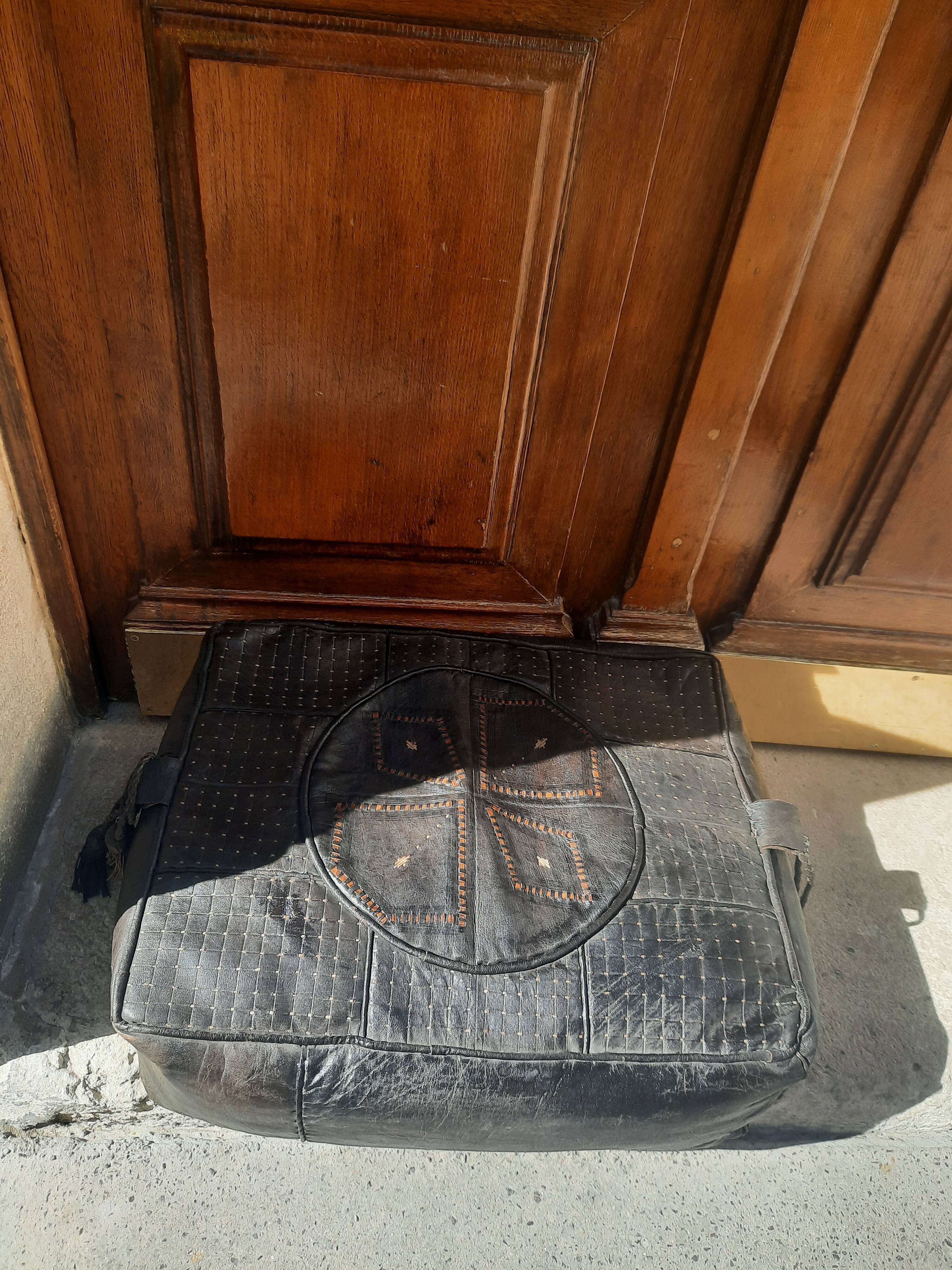 Vintage leather pouf