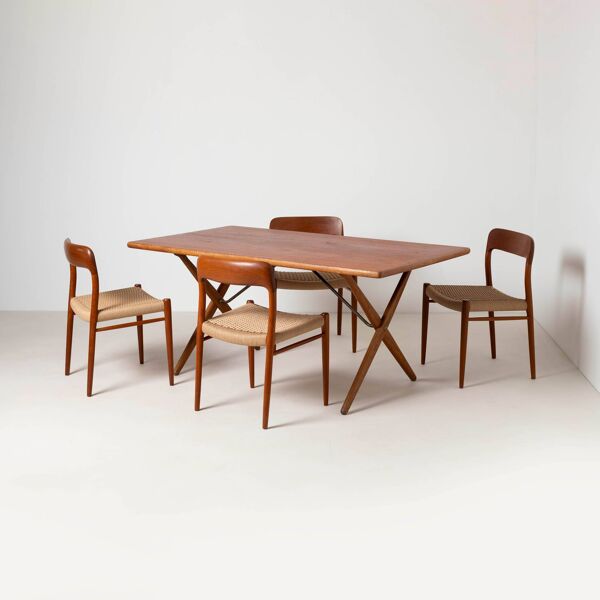 Ensemble de 4 chaises de salle à manger en teck Niels Otto Moller, modèle 75, Danemark, années 1960.
