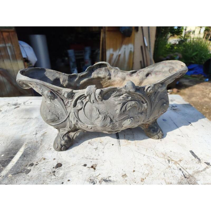 Aluminium planter from 1900 by the Charleville-Mézières establishments.