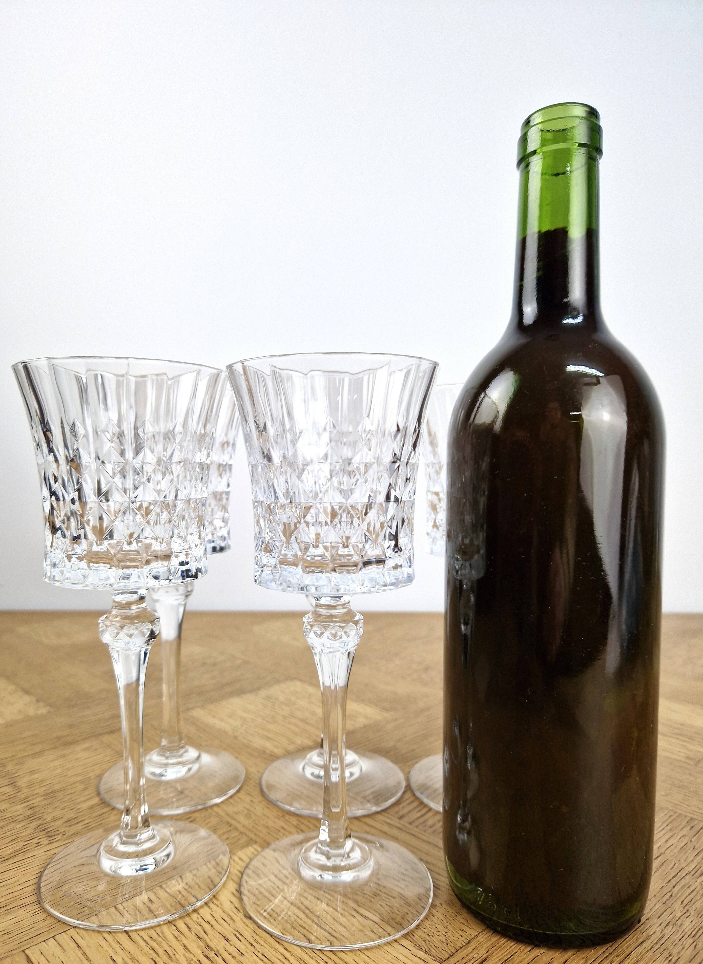 5 crystal stem glasses from Arques model Lady Diamond