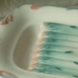 Plat a asperges en barbotine faience digoin sarreguemines