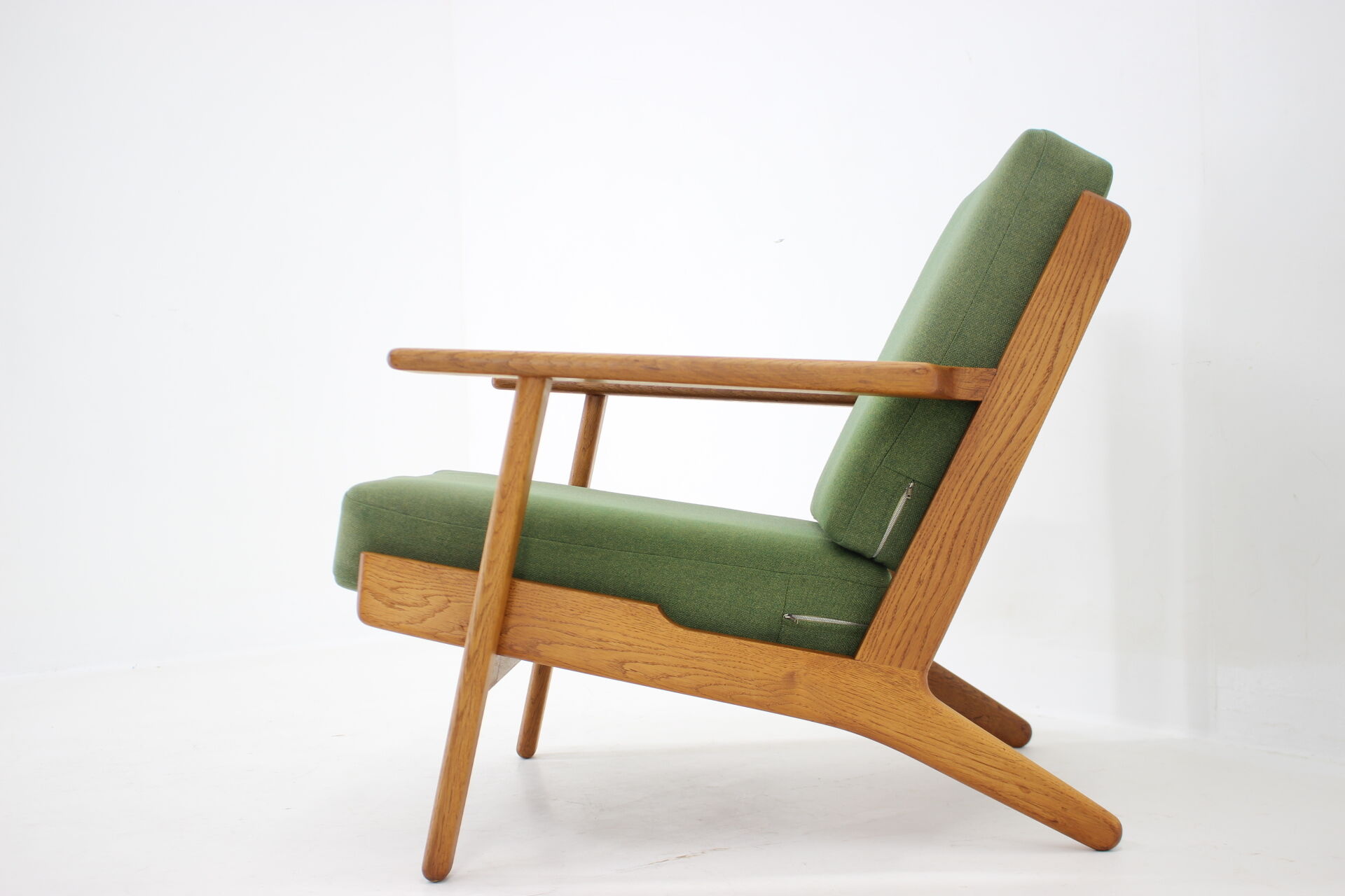 GE290 oak chair by Hans J Wegner for Getama Denmark