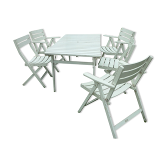 Wooden garden set