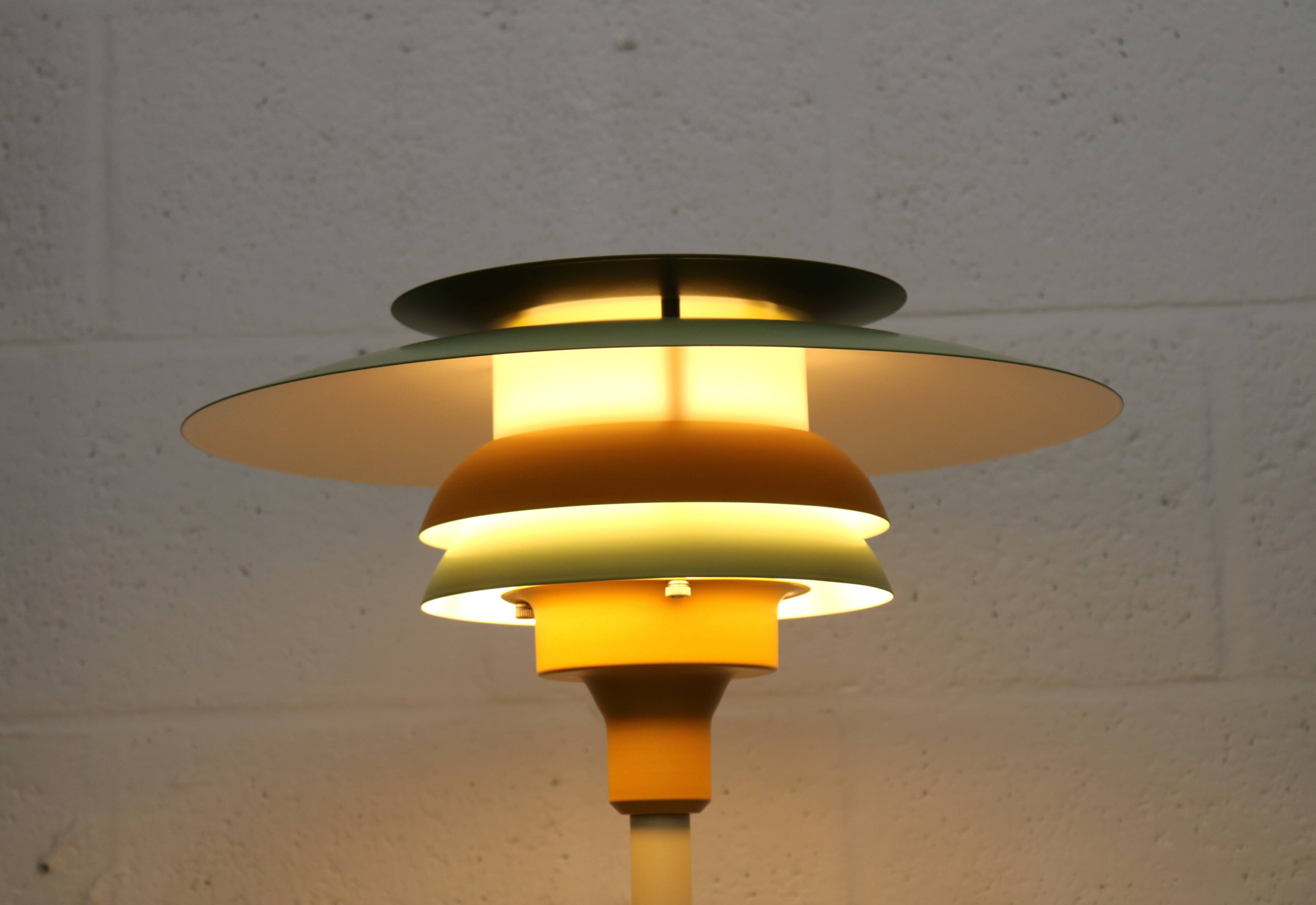 Lampe de bureau danoise verte et jaune par Lyskaer - Modèle 2252