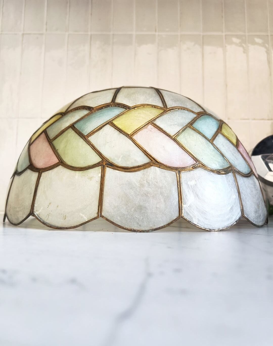 Mother-of-pearl lampshade