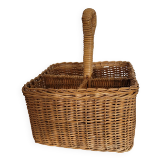 Small wicker basket