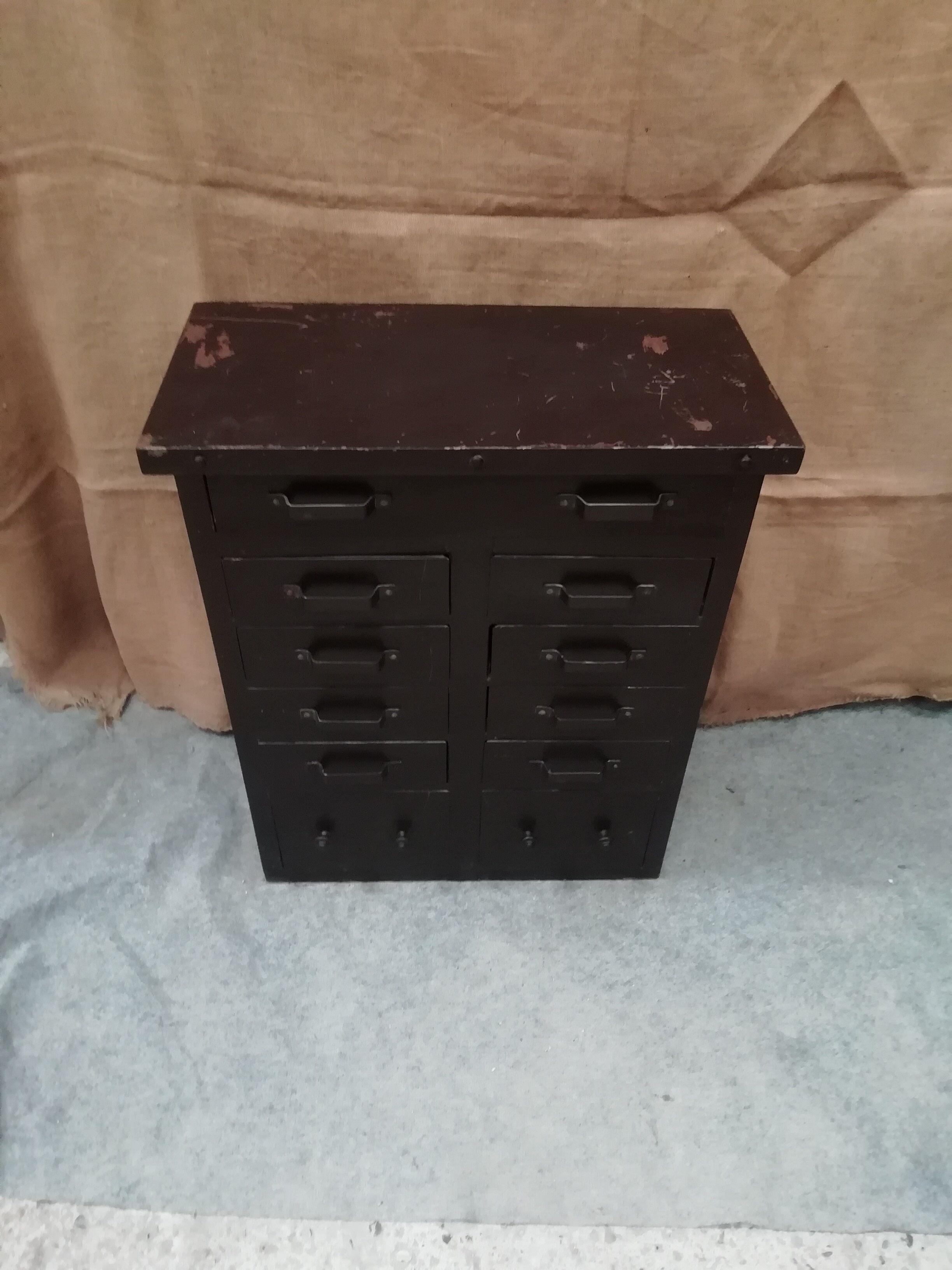 Workshop furniture with 11 drawers