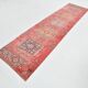 Tapis couloir vintage corail et beige aux motifs orientaux adoucis