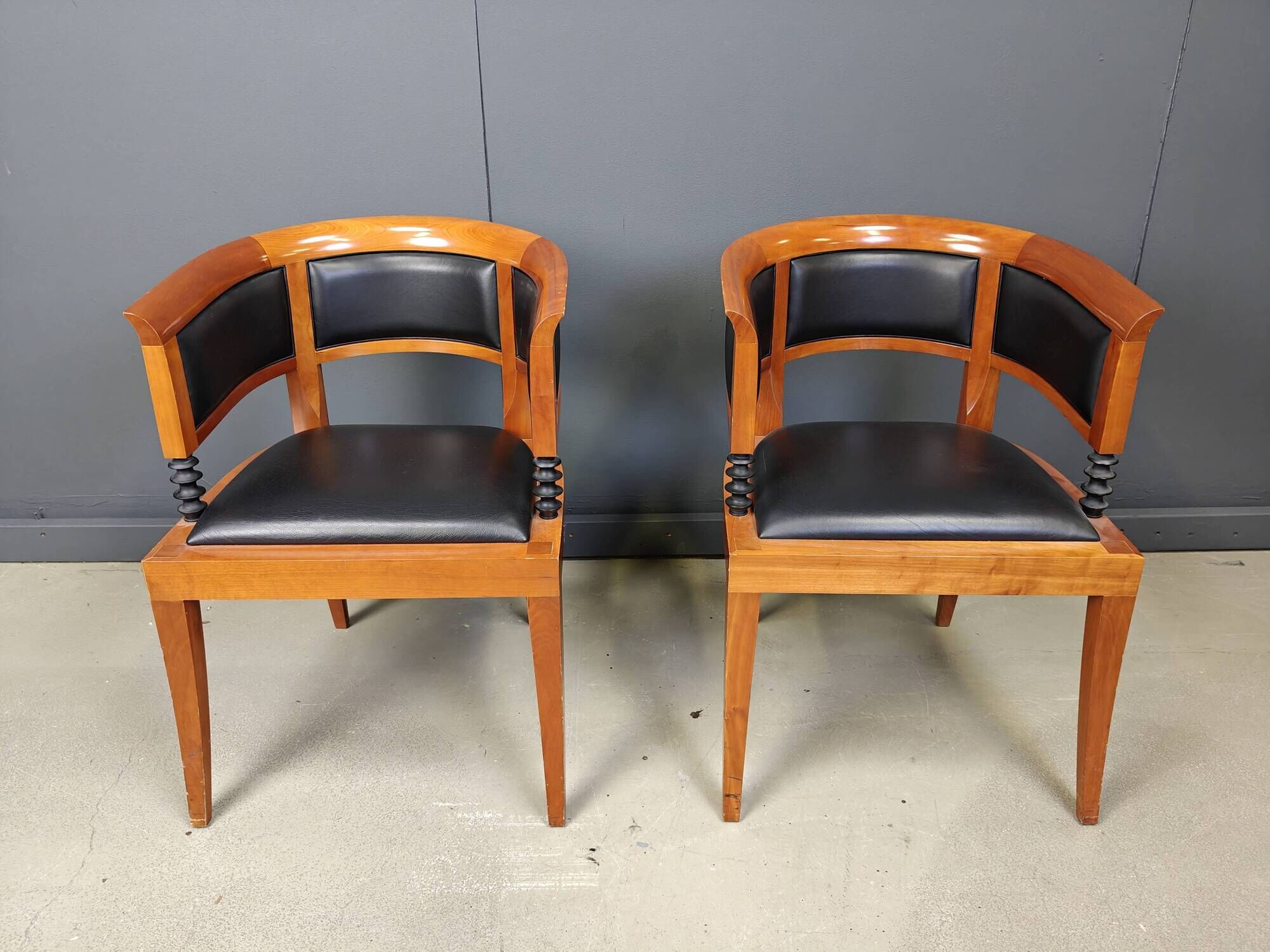 Set of 2 Cherry wood armchairs by Leon Krier Model Sella Media by Giorgetti