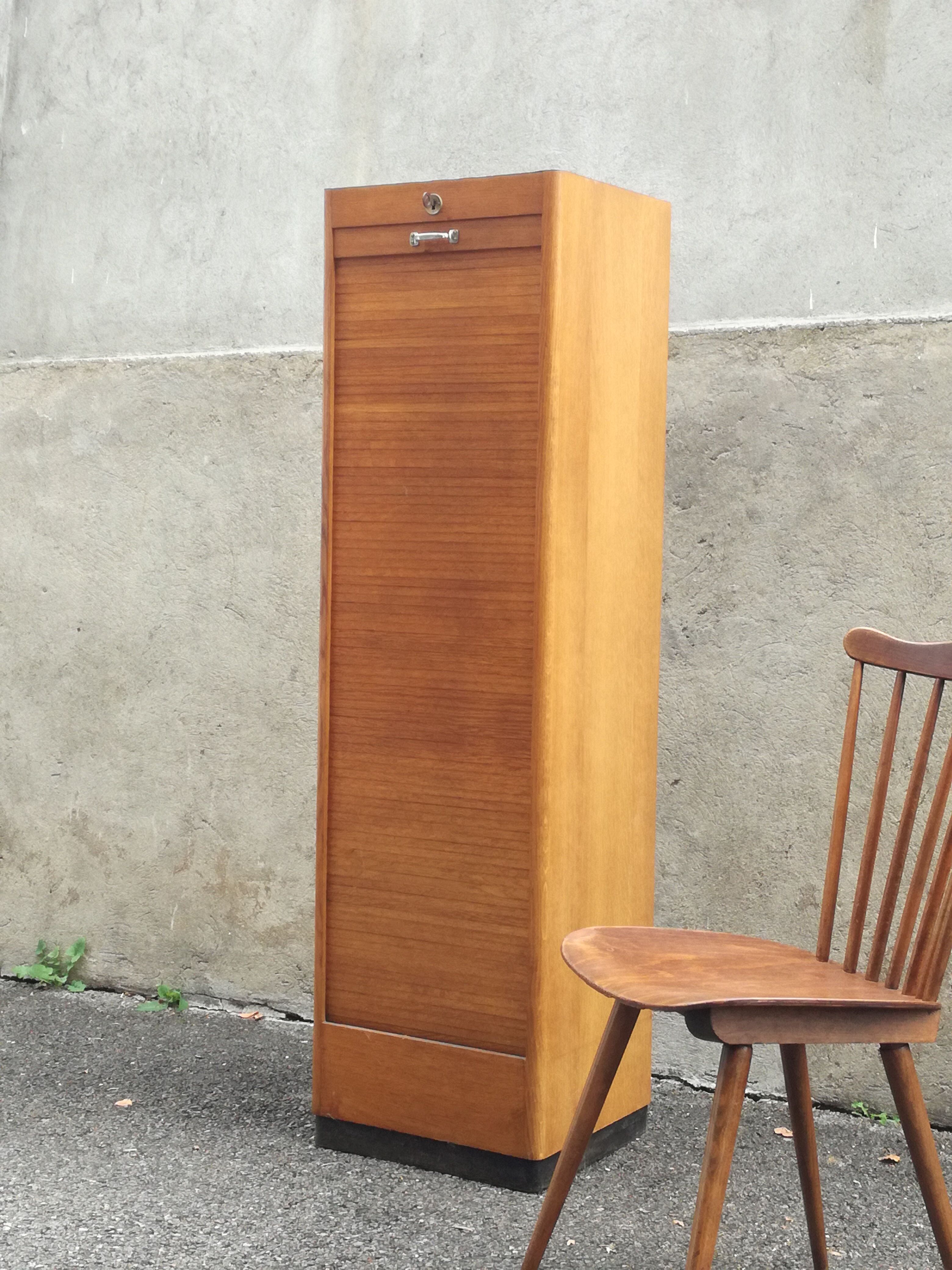 Classeur a rideau roulant en bois