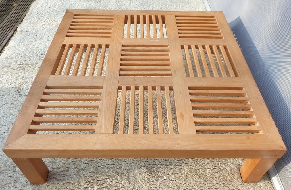 Coffee table 9 openwork checkerboards in solid beech