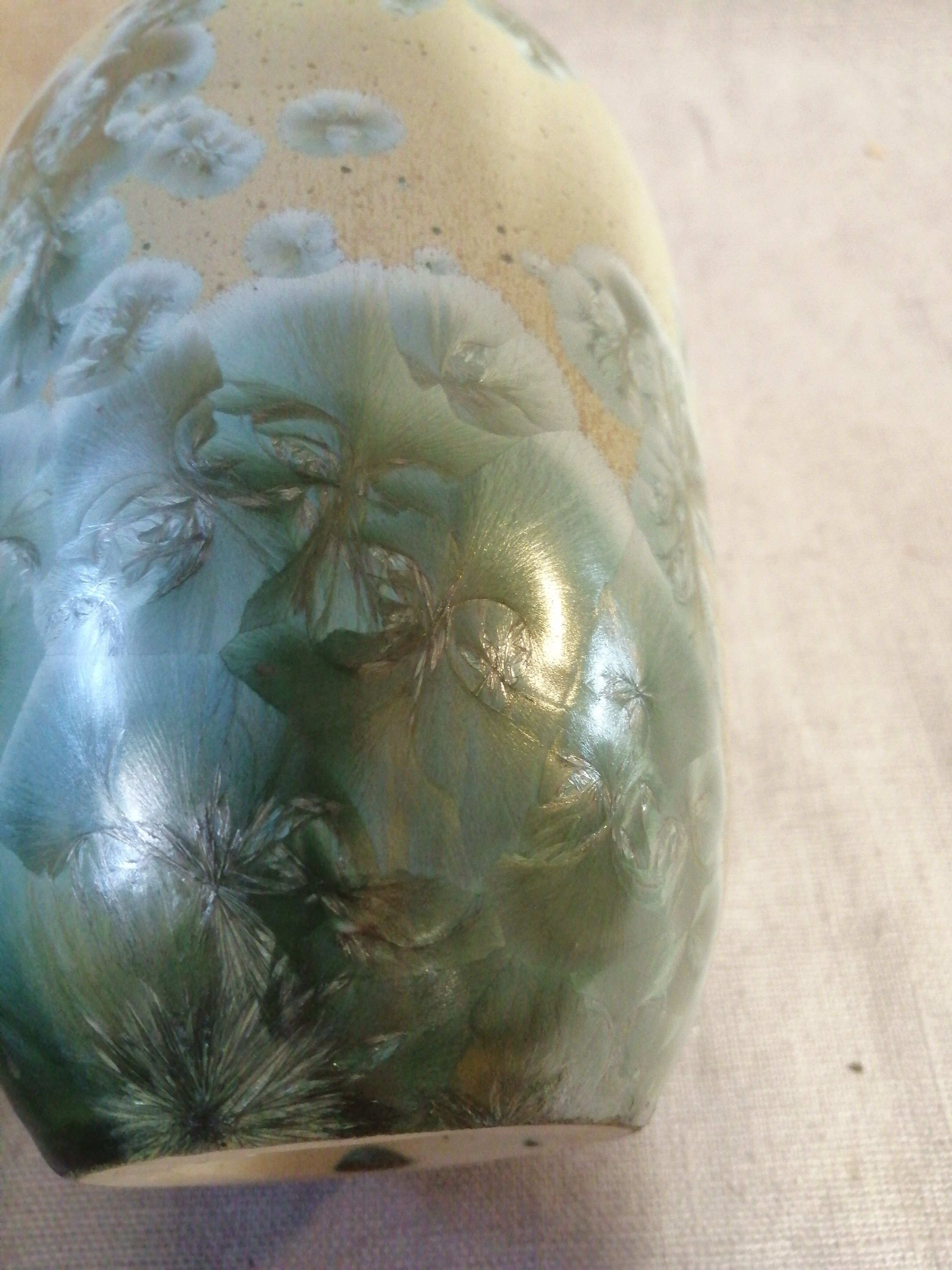 Ceramic vase iridescent decoration