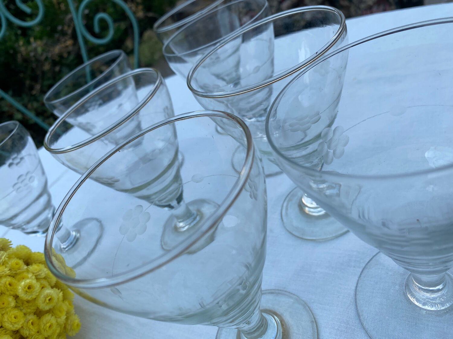 8 stemmed glasses