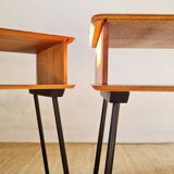 Paire de tables de chevets pieds compas métal