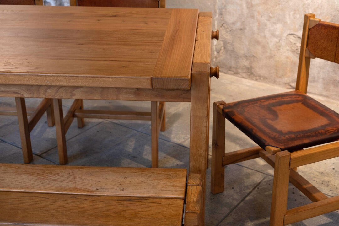 Regain home dining room set