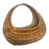 Woven wicker gondola basket