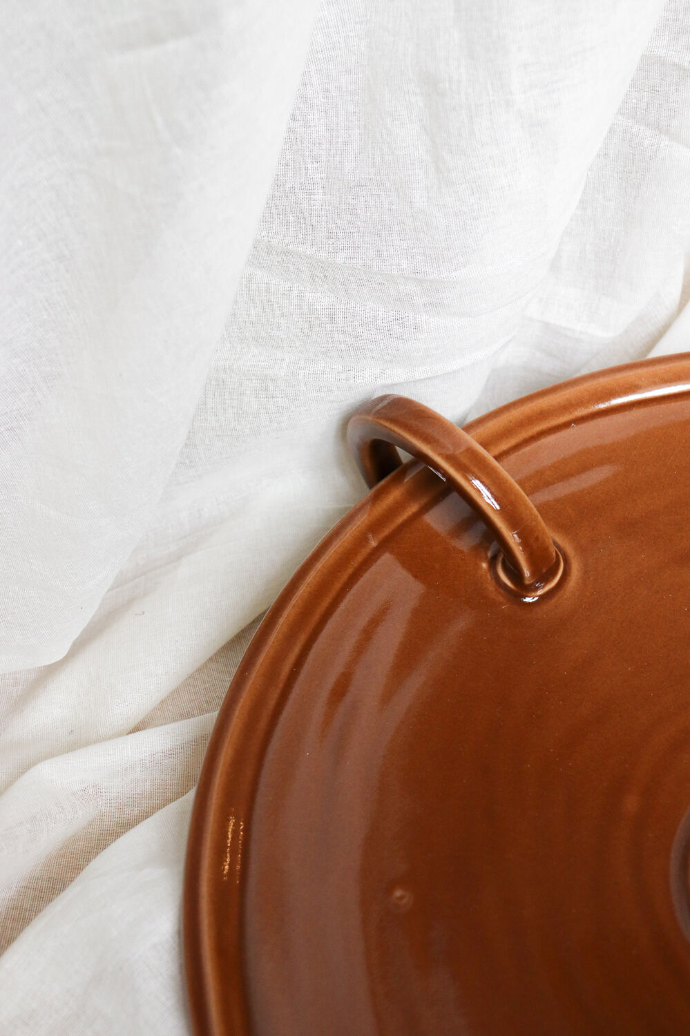 Decorative dish with rings