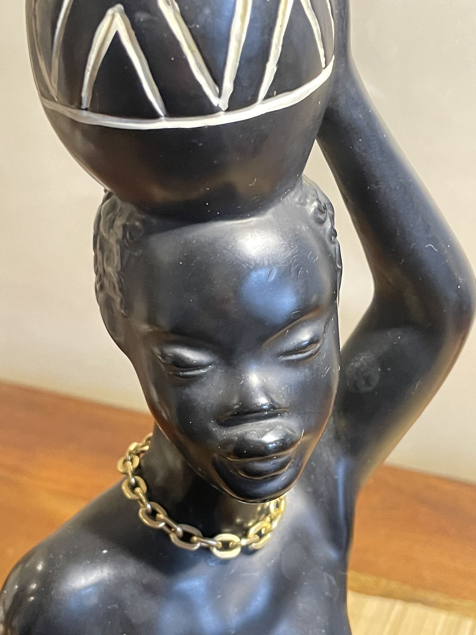 African women's plaster lamp signed Pagliani