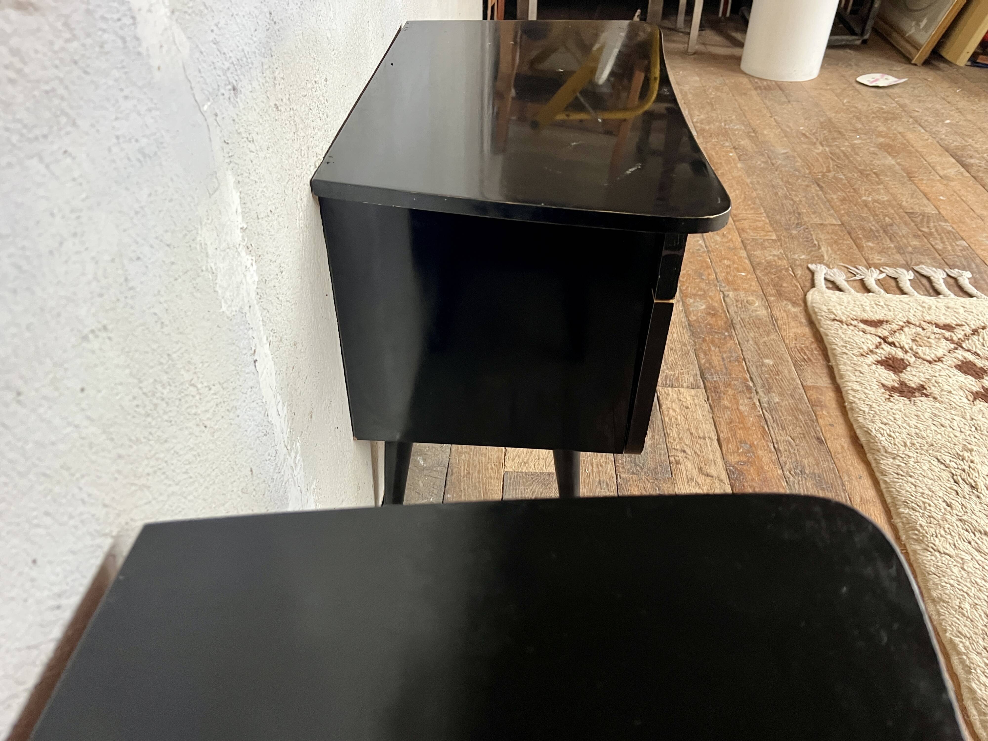 Paire de table de chevets vintage bicolores – pieds compas