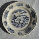 Assiette ancienne en faïence à décor de paysage bleu D24,5