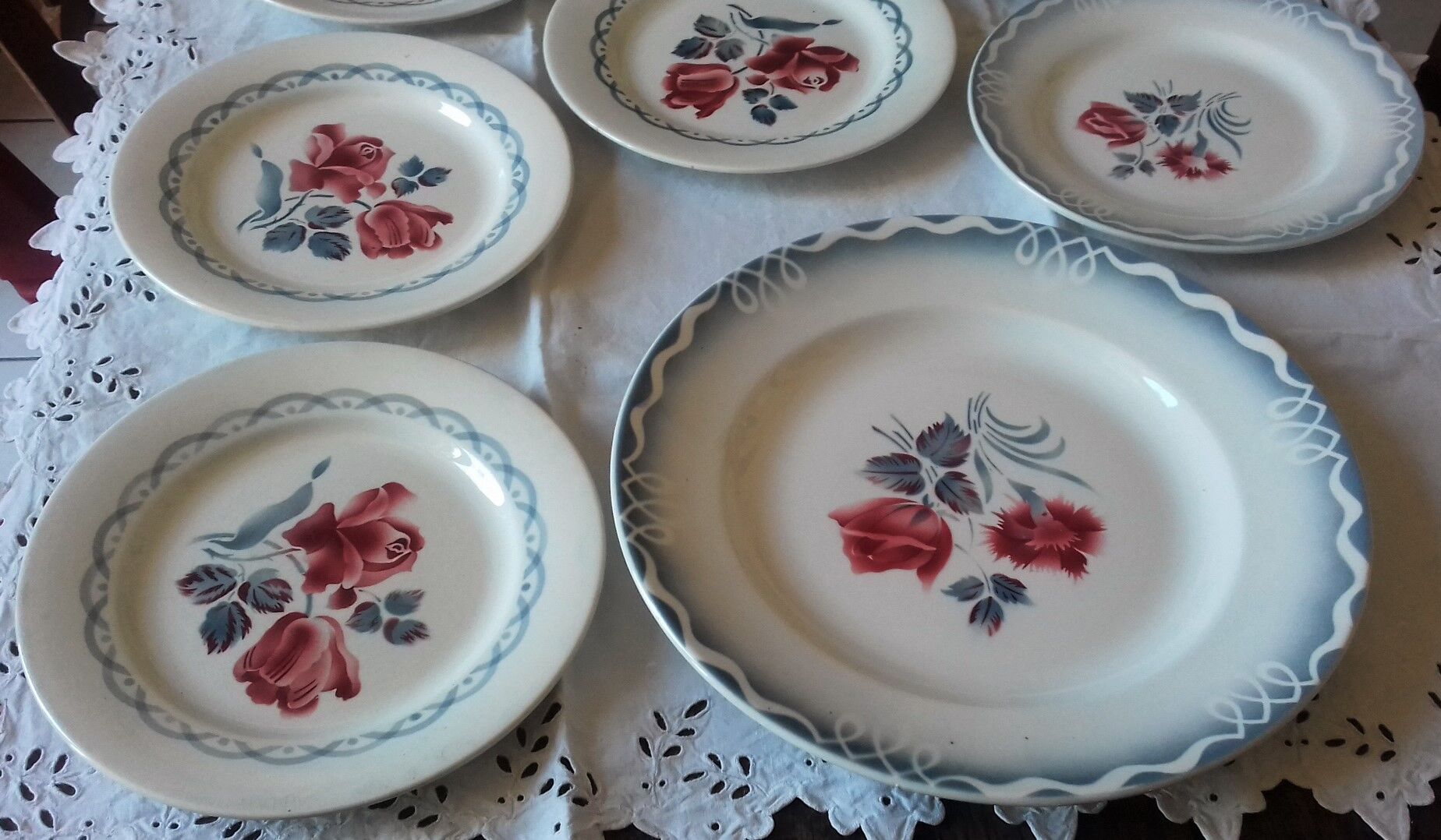6 flat plates and a round dish digoin sarreguemines Marinette Cannes