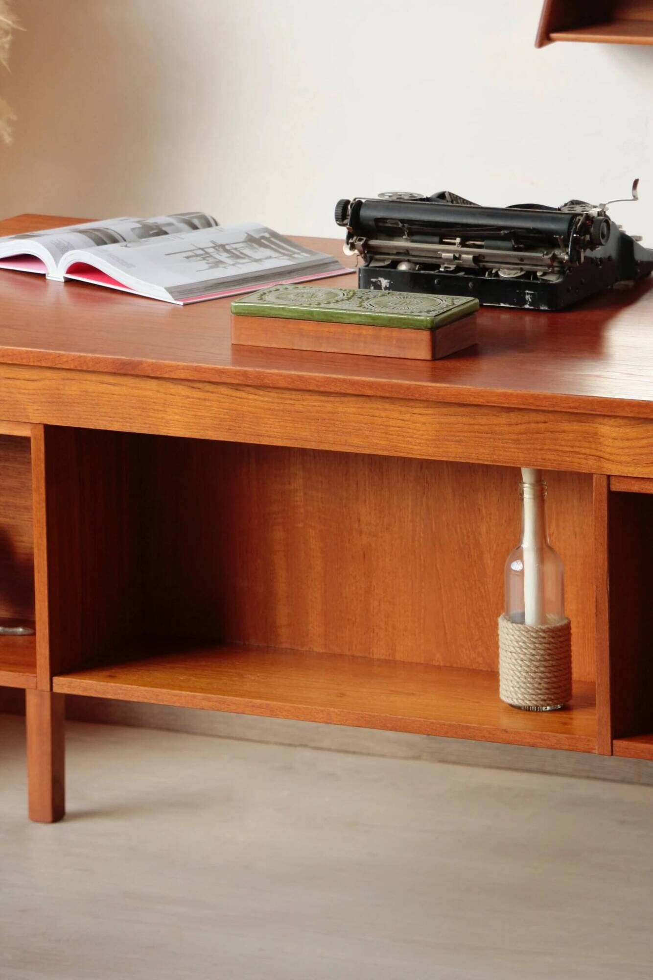 Bureau danois en teck vintage – Domino Møbler (années 60)