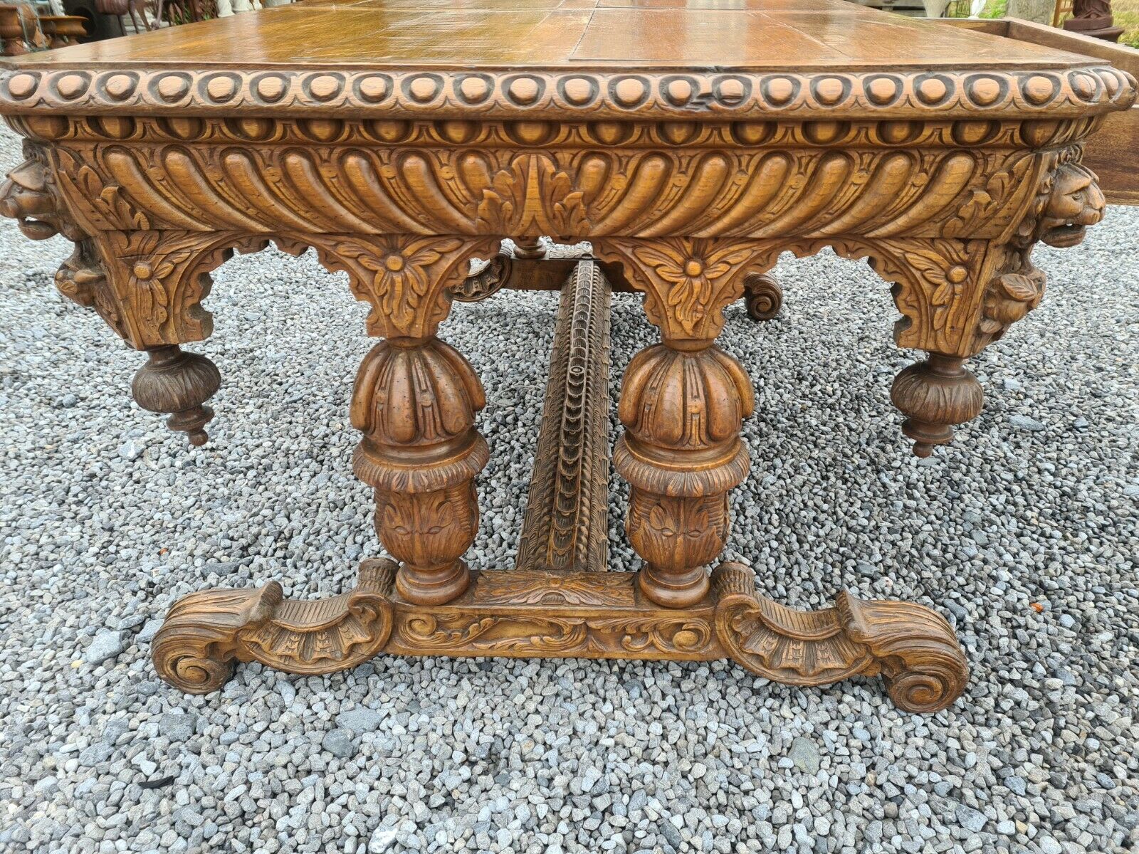 Bureau style renaissance en chêne