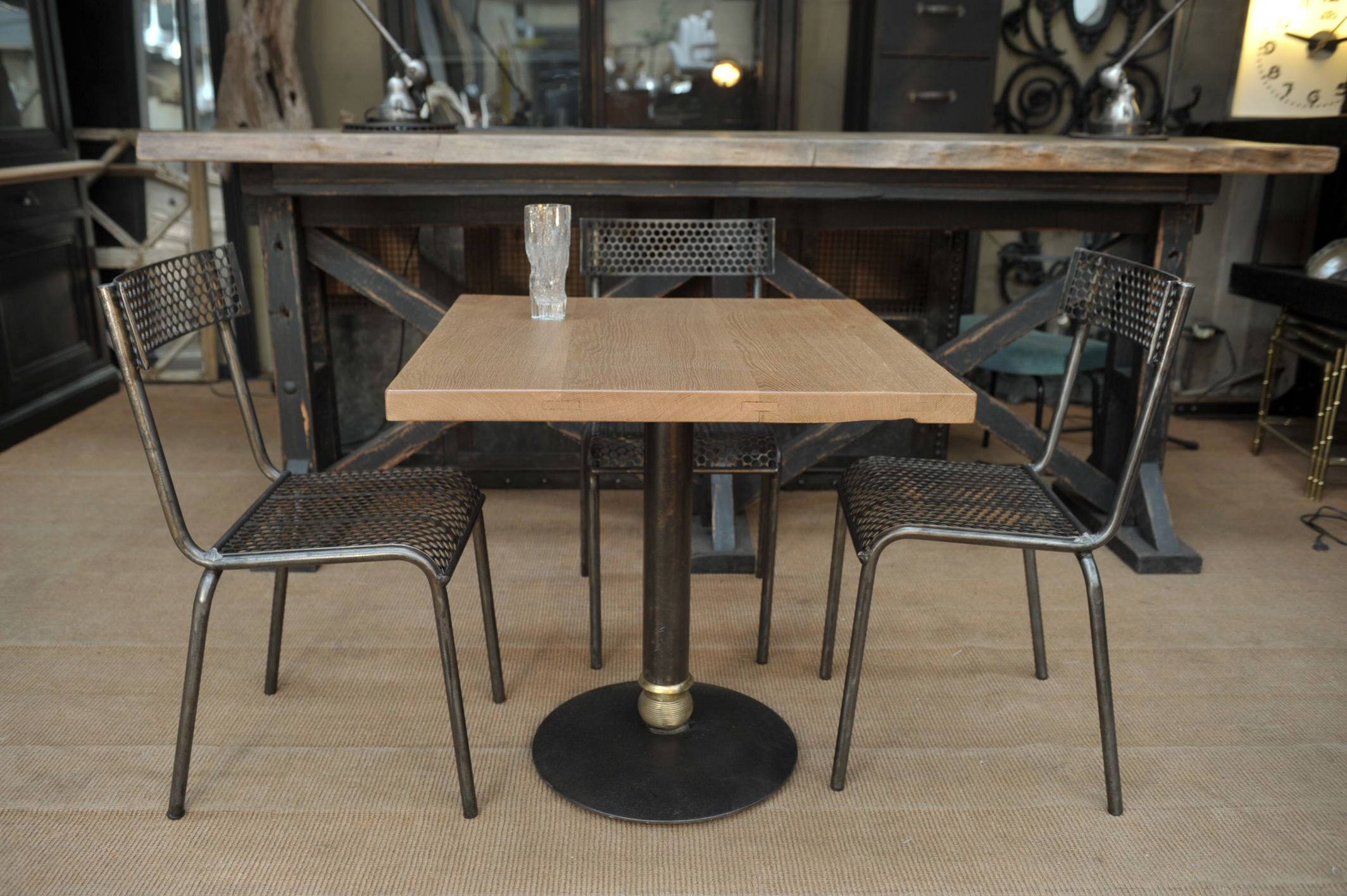 Tables de bistrot vintage 1970 métal et laiton et chêne Selency