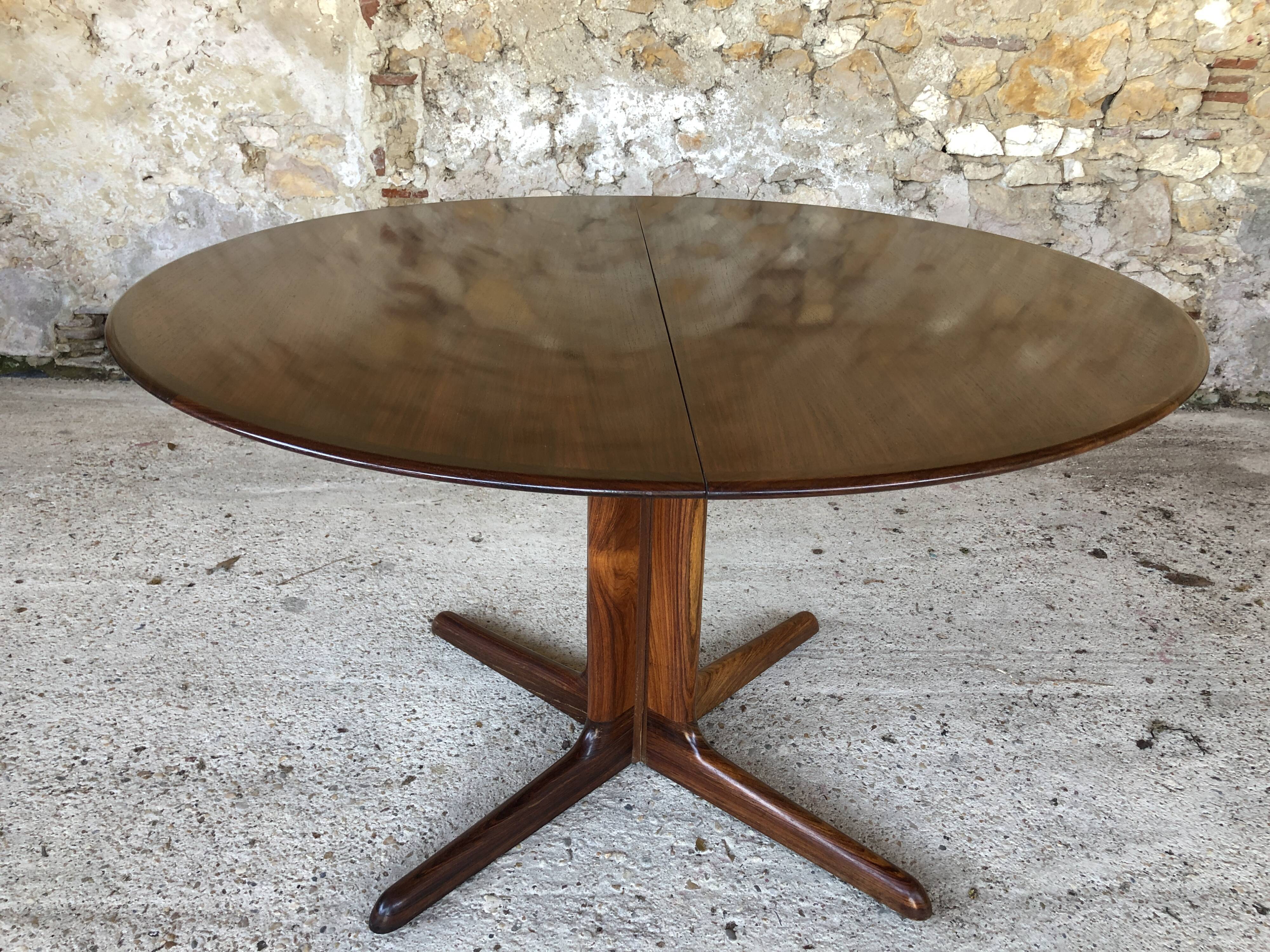 Expandable Scandinavian rosewood dining table by CJ Rosengaarden, circa 60's