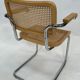 Chaise Cesca modèle Marcel Breuer avec accoudoirs B64